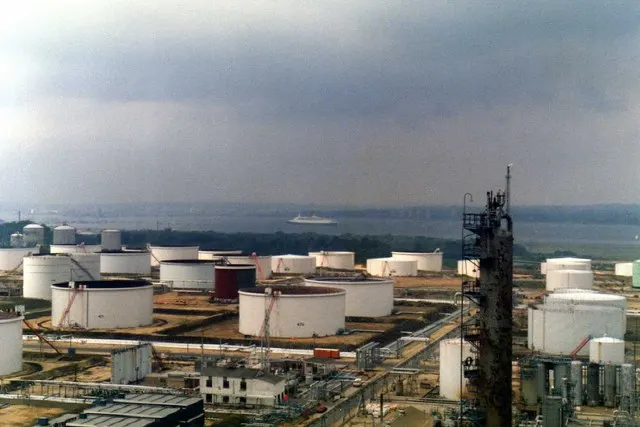 Fawley Refinery, the local landmark of SO45